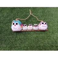 chouettes oiseaux sur une branche d'arbre